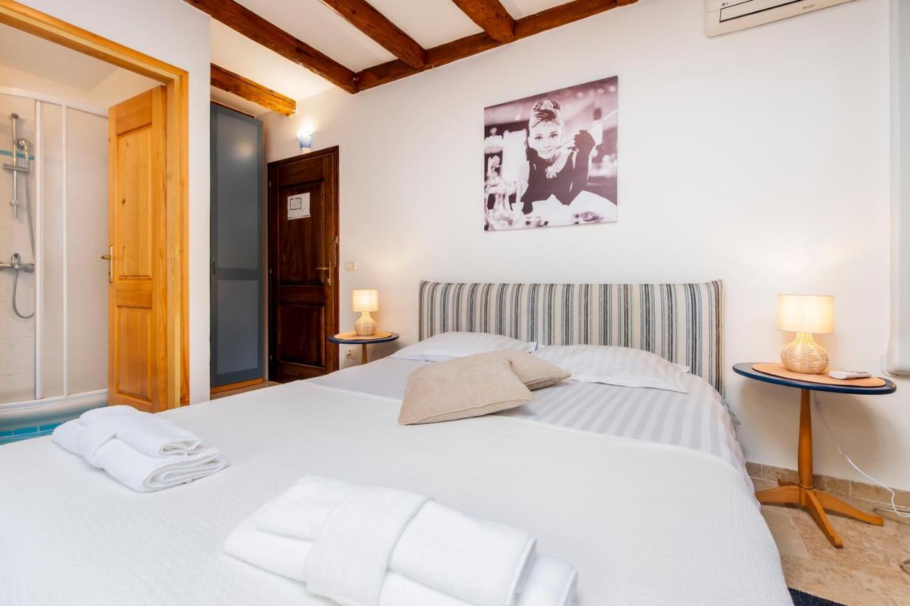 Revera Rooms Rovinj Exteriör bild